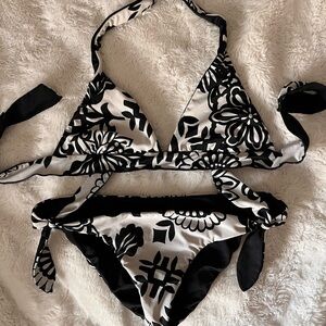 Roxy size small swimsuit top and bottom